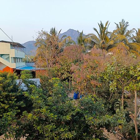 Abaranji Guest House Tiruvannāmalai Buitenkant foto