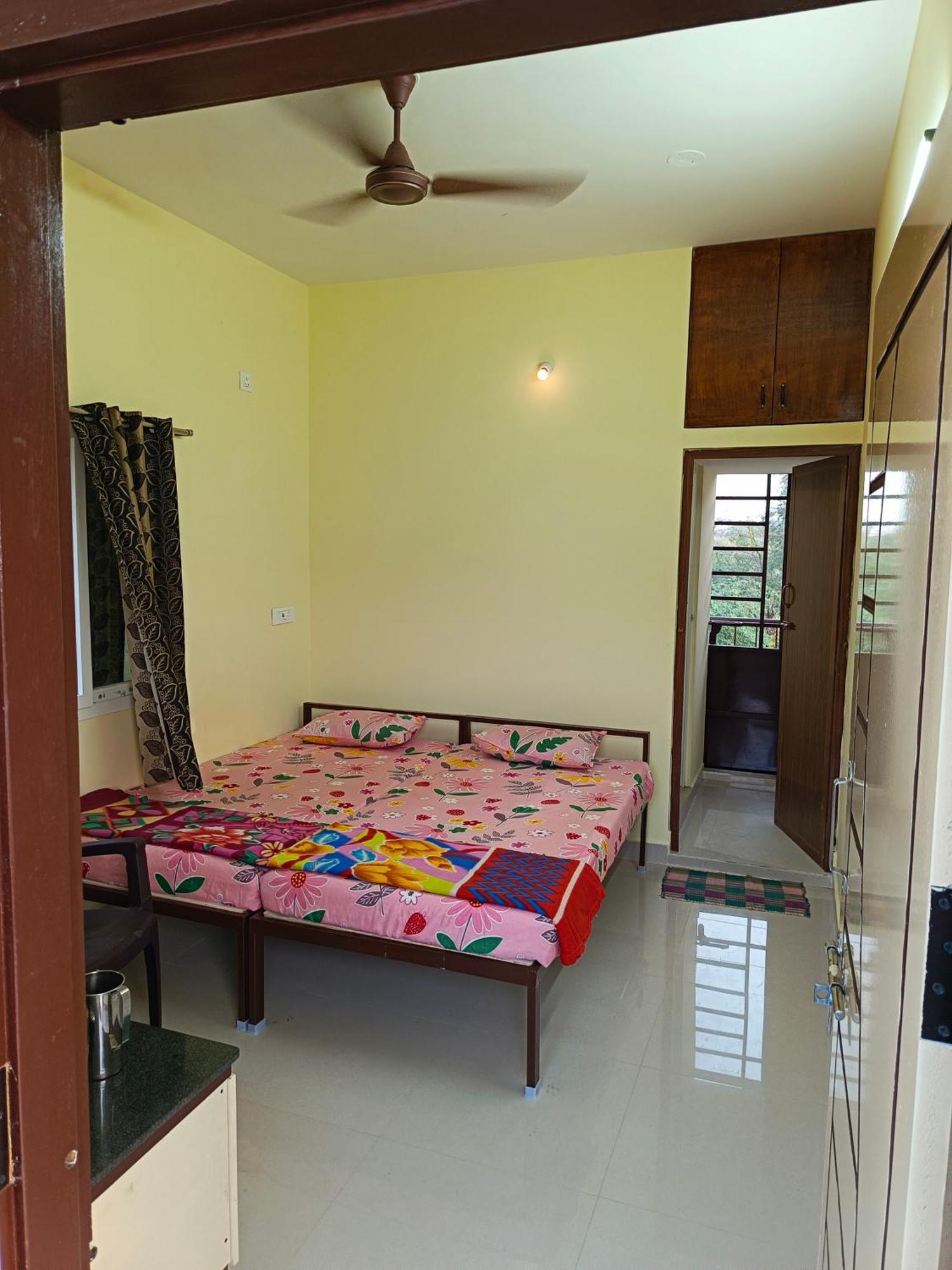 Abaranji Guest House Tiruvannāmalai Buitenkant foto