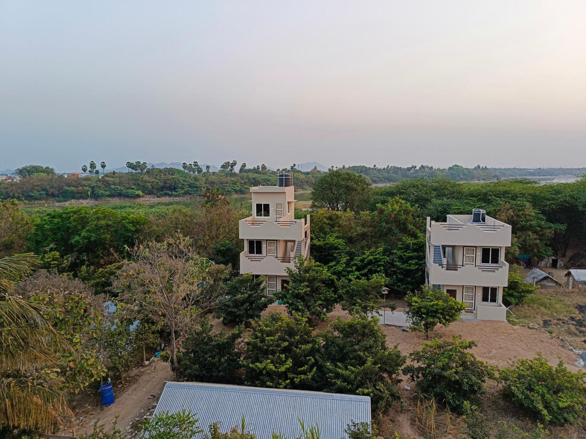 Abaranji Guest House Tiruvannāmalai Buitenkant foto